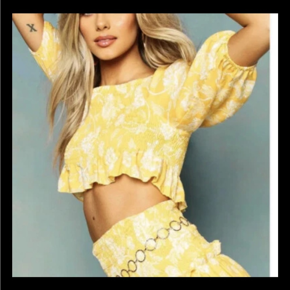 Boohoo Floral Bardot Shirred Detail Short Puff Sleeve Crop Top Yellow US8